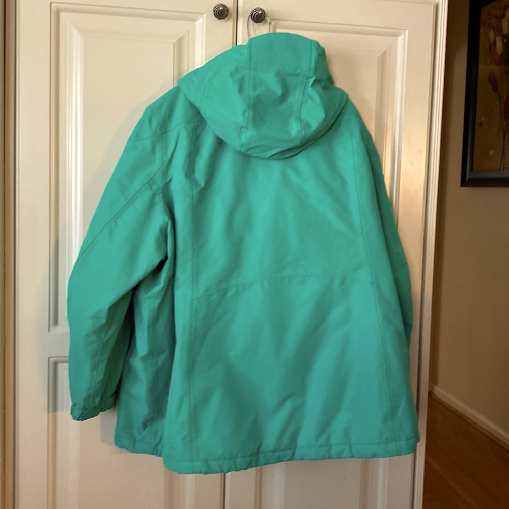 Lands in size 3X ladies green ski jacket waterproof